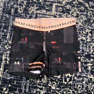 -SOLD-Under Armour Women's HeatGear Armour Shorty Printed Shorts
